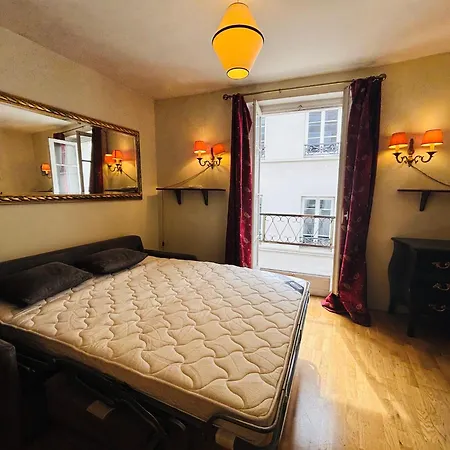 Dream Dwell Paris-studio 150m To Notre Dame Апартаменты Париж